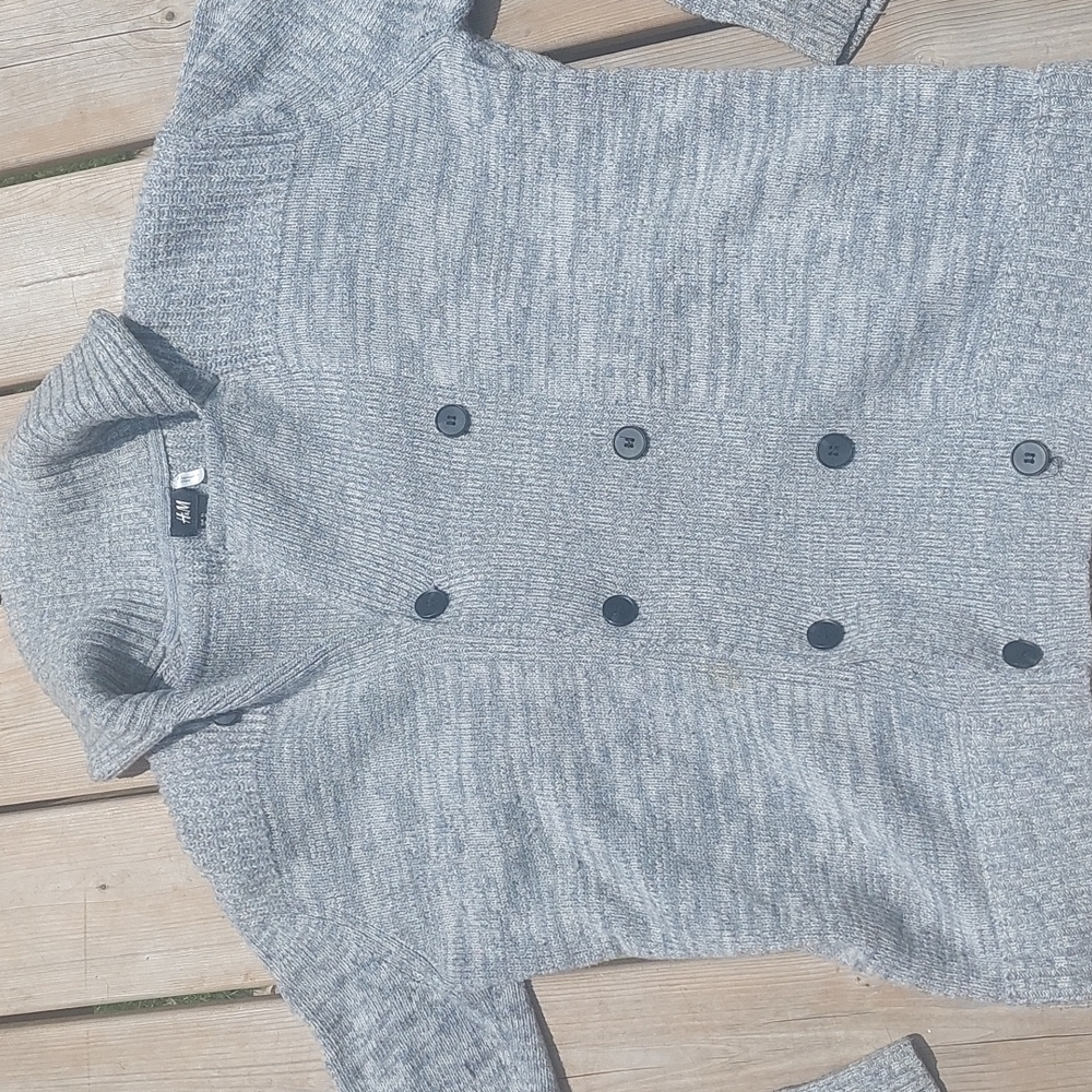 H&M sweater - Picture 2 of 9